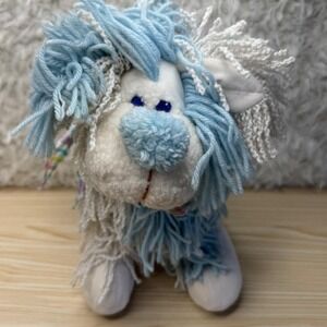 Kenner‎ Fluppy Dog Plush Puppy Toy Blue White Yarn Mane 1986 Vintage Yarn Hair